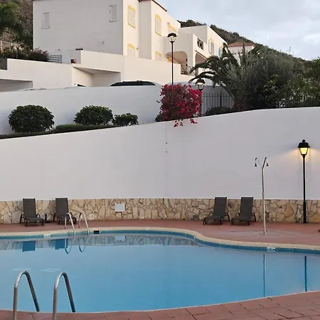 Topfloor Corner Panoramics Views & Pools Appartement *