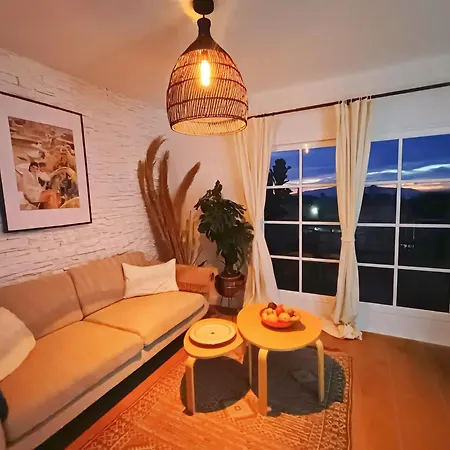 Topfloor Corner Panoramics Views & Pools Apartament