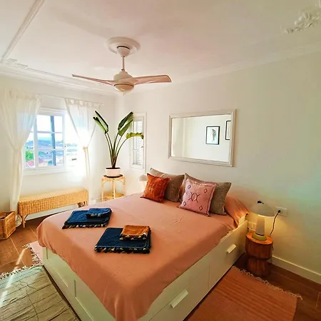 Topfloor Corner Panoramics Views & Pools Appartement