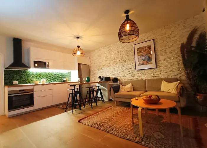 Topfloor Corner Panoramics Views & Pools