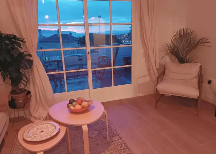 Topfloor Corner Panoramics Views & Pools Apartment *