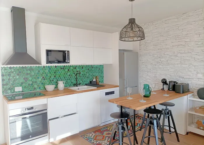 Topfloor Corner Panoramics Views & Pools *