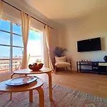 Topfloor Corner Panoramics Views & Pools