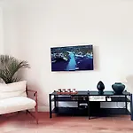 Topfloor Corner Panoramics Views & Pools Apartment *