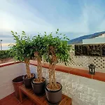 Topfloor Corner Panoramics Views & Pools Apartment *