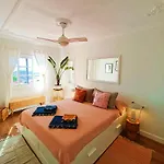 Topfloor Corner Panoramics Views & Pools Apartment